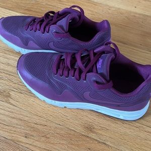 Nike Air Max 1 ultralight women’s size 7.5 burgundy/purple with white soles